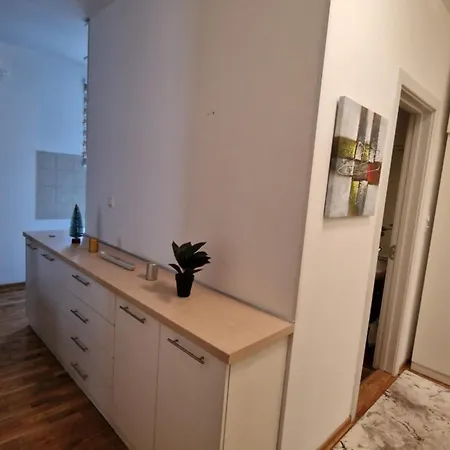 Апартаменты Laki 15 *