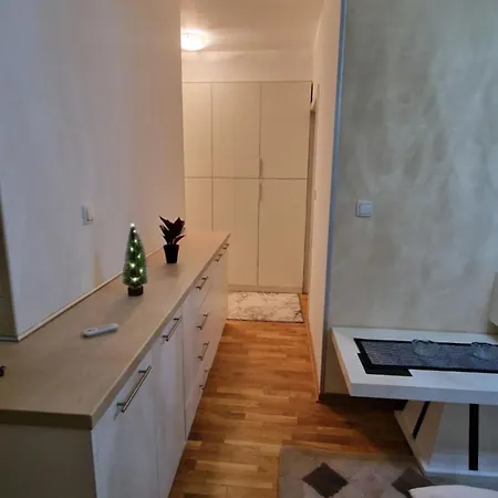 Laki 15 * Kaluderica